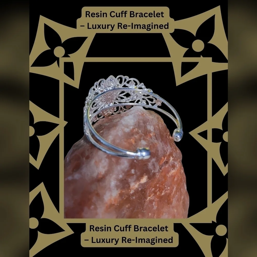 Artisan ●resin cuff